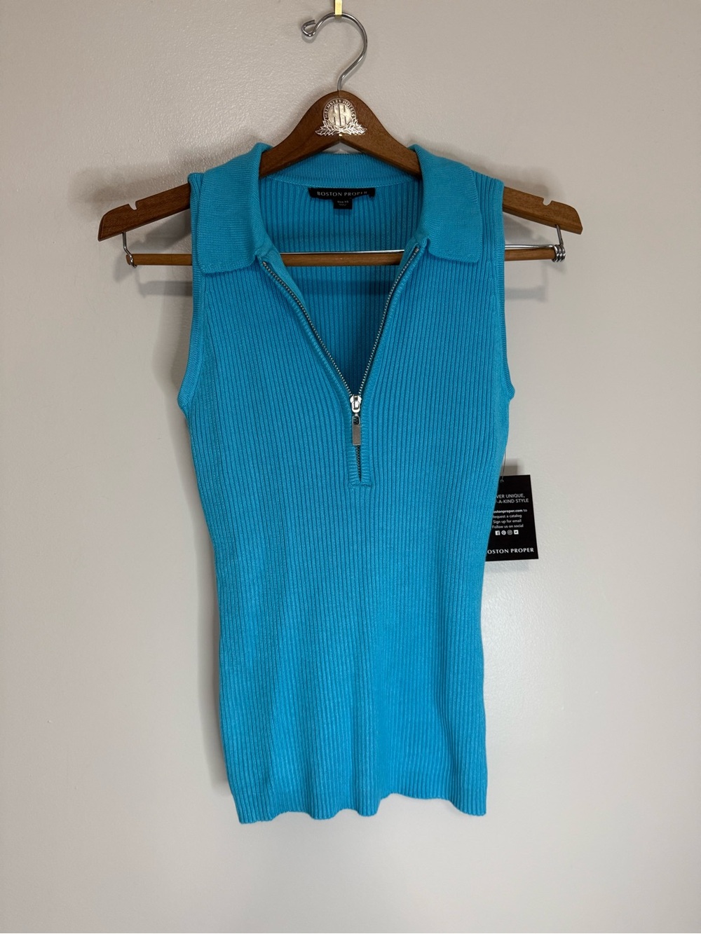 Boston Proper NWT Bright Turquoise Ribbed Zip-Collar Tank in size XS